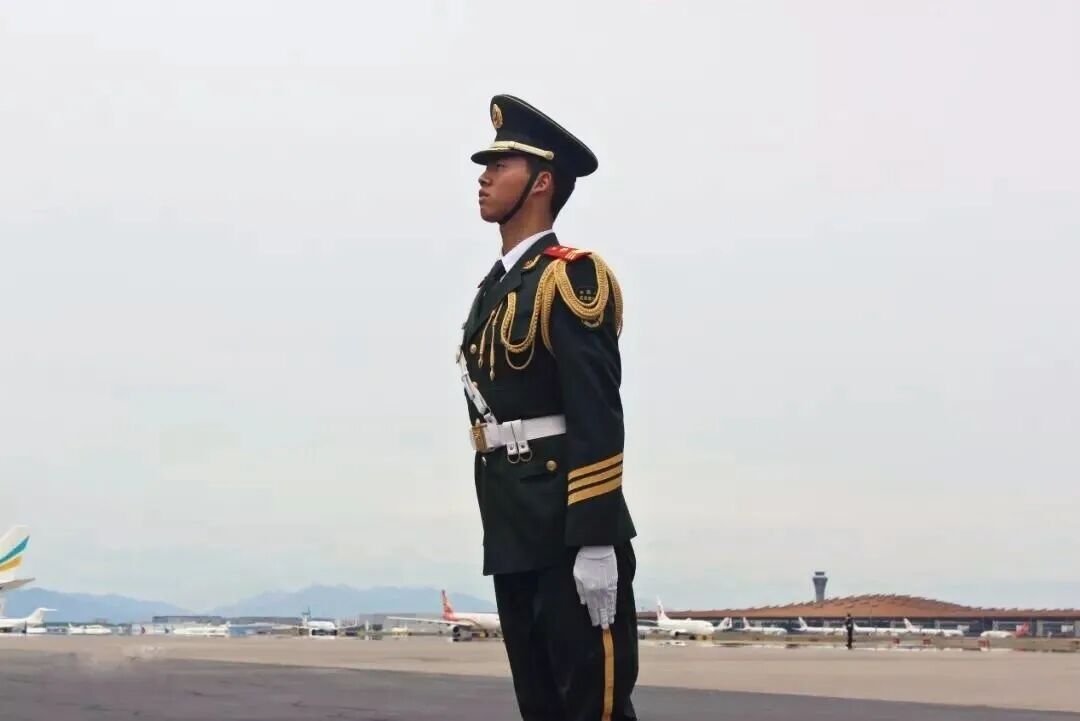 震撼全网的中国军人，究竟是哪个部队的？