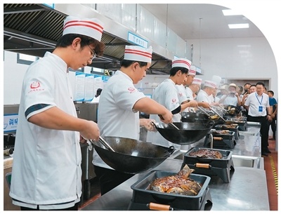 烧烤学院、酸汤学院、辣子鸡学院等频登热搜，美食学院怎么样