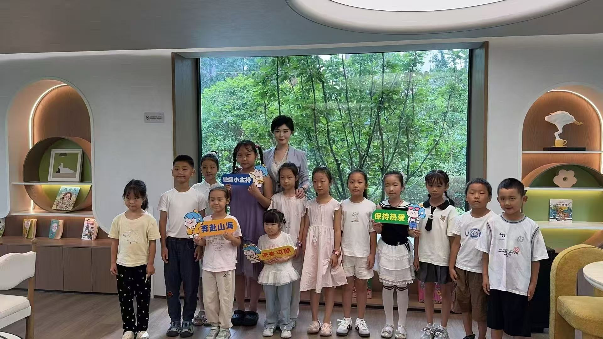 武汉江夏播音主持、少儿舞蹈、创意美术、器乐艺术课程官方机构